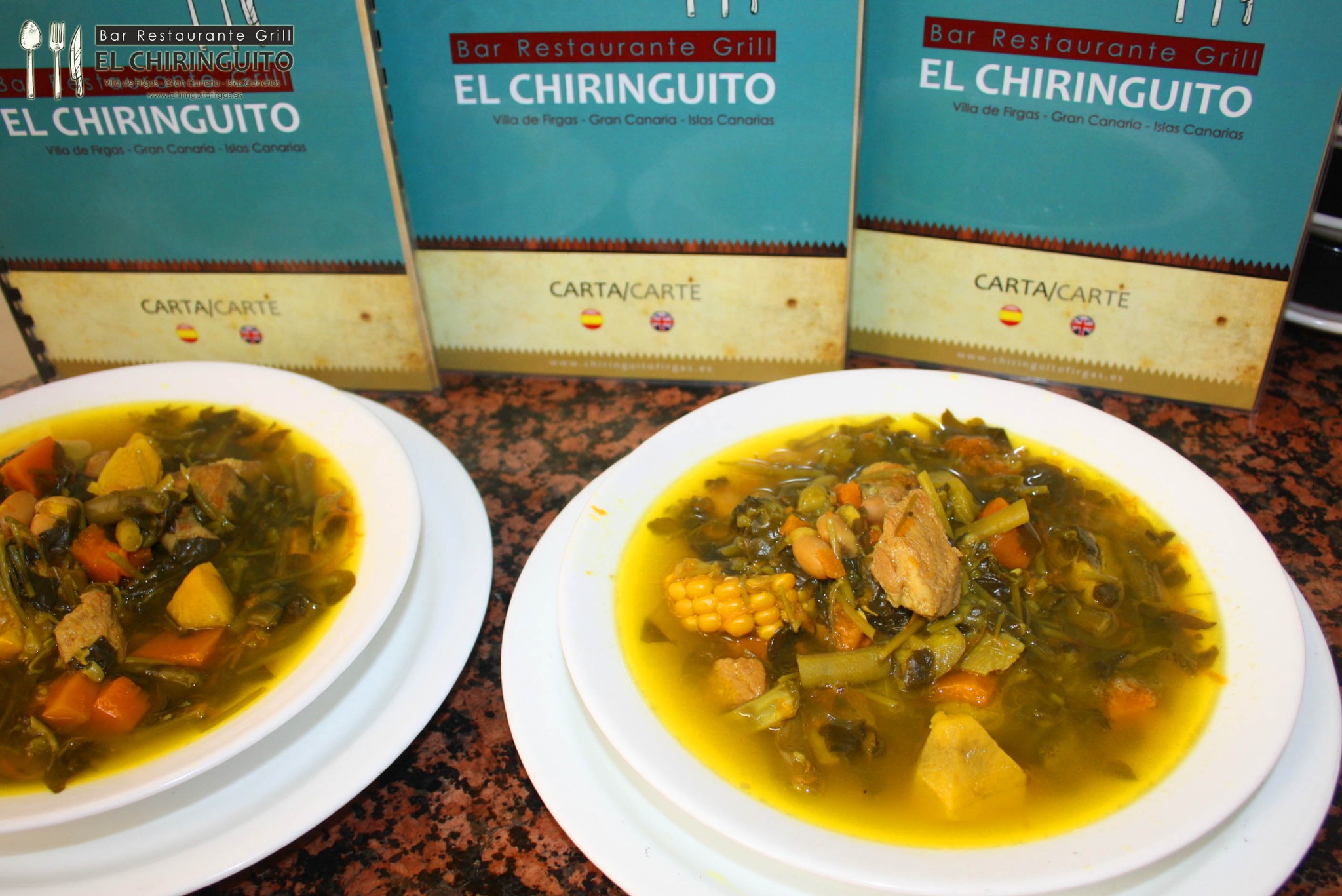 Dos platos de potaje de berros servidos en El Chiringuito